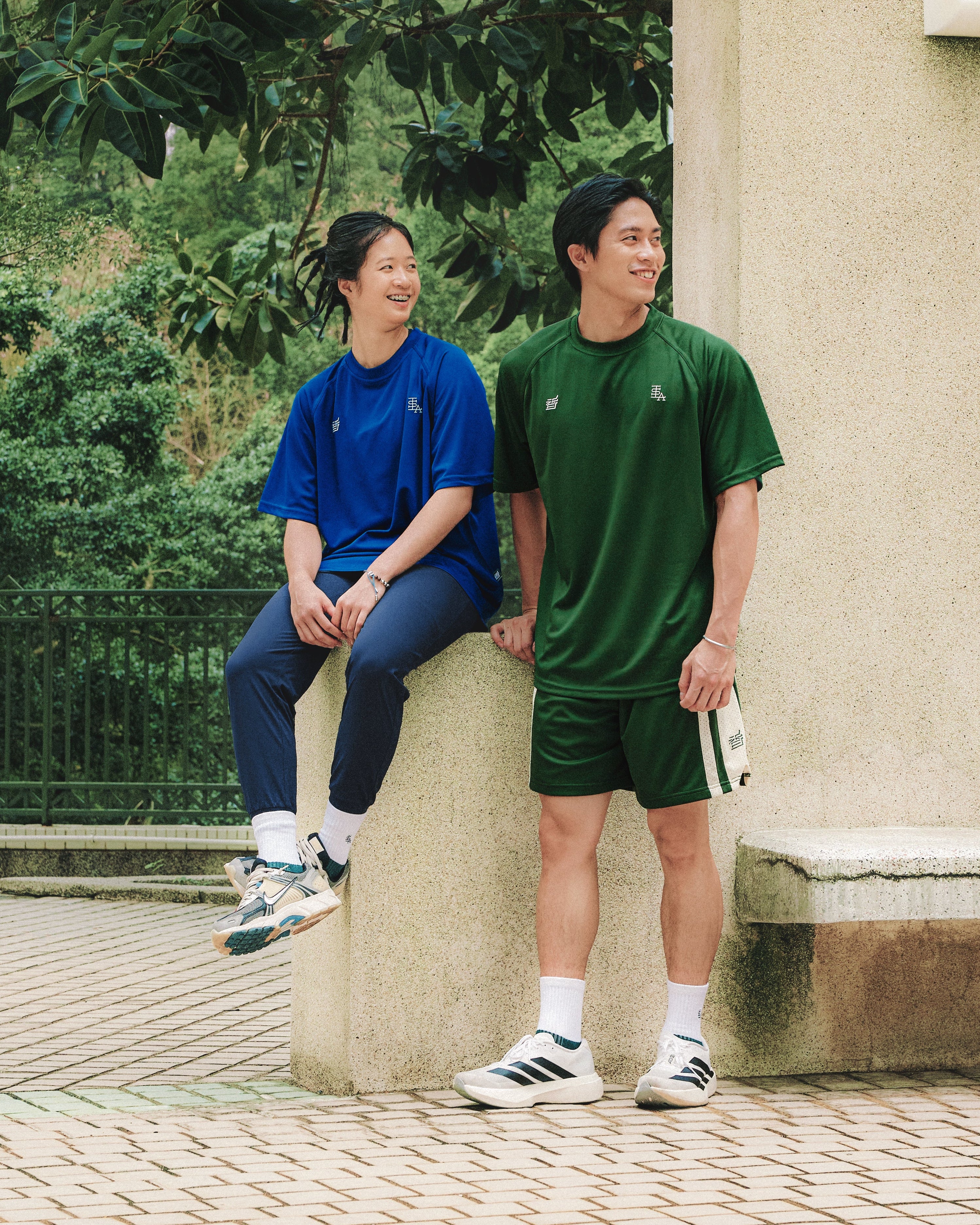 Logo Athletic Tee - Isla Athletic | 香島躰育 Hong Kong Basketball Heritage