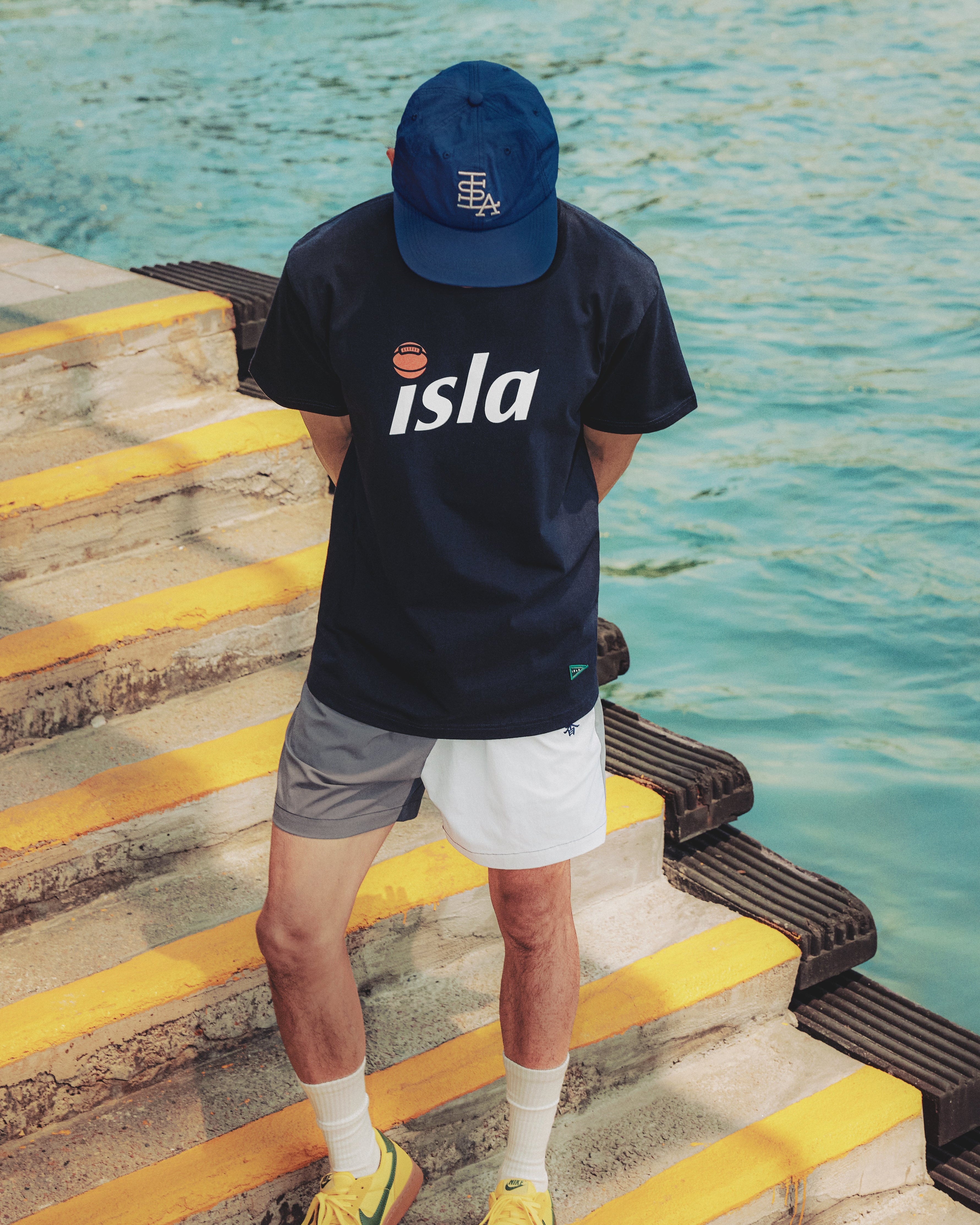 Basketball Logo Tee - Isla Athletic | 香島躰育 Hong Kong Basketball Fashion Heritage